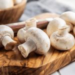 is it safe for dogs to eat mushrooms